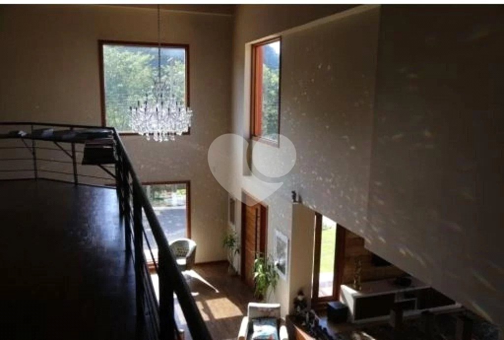 Casa à venda com 4 suítes no condomínio Suíça da Cantareira, Mairiporã - SP