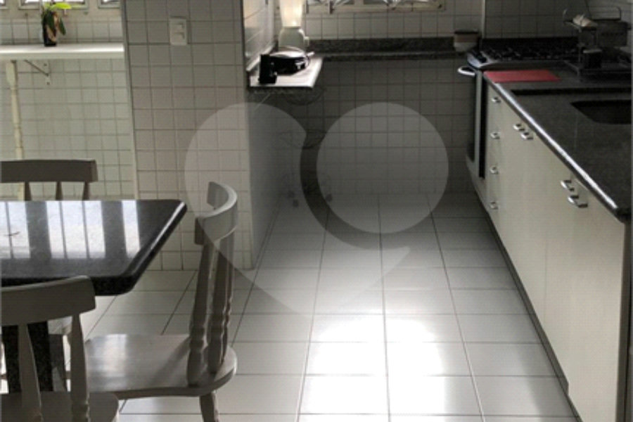 Apartamento à venda com 3 quartos, sendo 1 suíte, em Vila Olímpia, São Paulo, SP