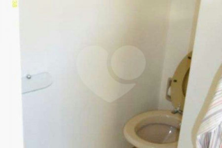 Sobrado à venda com 4 quartos, sendo 2 suítes, em Jardim Peri Peri, São Paulo, SP