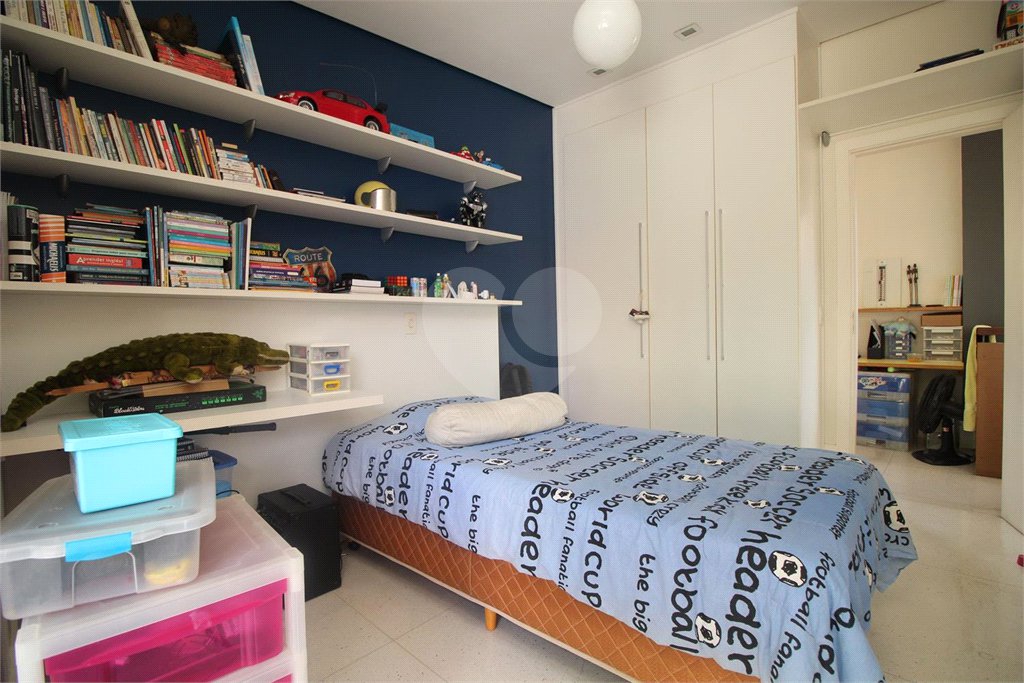 Casa à venda com 3 quartos, sendo 1 suíte, em Vila Mariana, São Paulo, SP