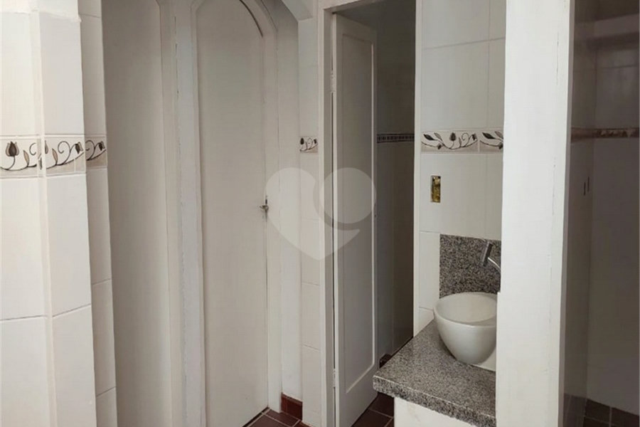 Sobrado à venda com 3 quartos, sendo 2 suítes, em Vila Paulicéia, São Paulo, SP