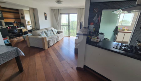 Apartamento à venda com 3 quartos, sendo 1 suíte,  em Jardim Marajoara, São Paulo, SP