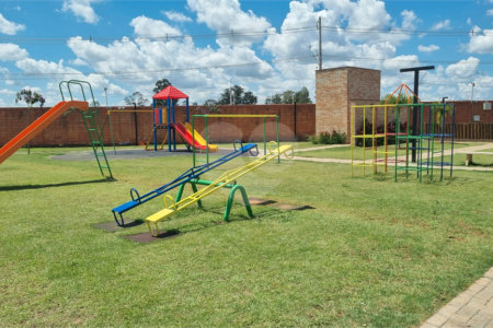 Casa à venda com 3 quartos, sendo 1 suíte,  no condomínio Residencial Villagio Wanel, Sorocaba - SP