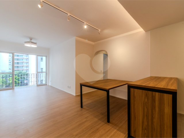 Apartamento à venda com 3 quartos, sendo 1 suíte,  em Brooklin, São Paulo, SP