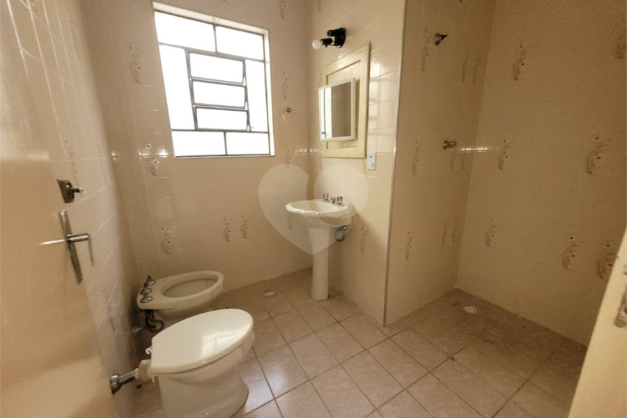 Casa à venda com 3 quartos, sendo 1 suíte, em Parque Maria Domitila, São Paulo, SP