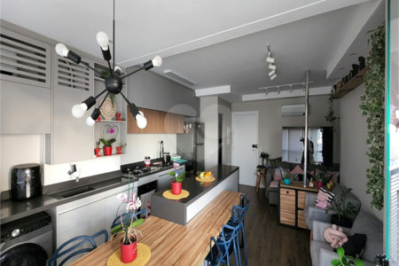 Apartamento à venda com 2 suítes em Vila Dom Pedro I, São Paulo, SP