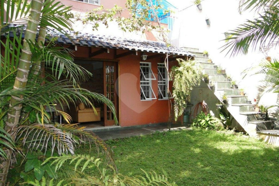 Casa Térrea à venda com 3 quartos, sendo 1 suíte, em Parque Peruche, São Paulo, SP