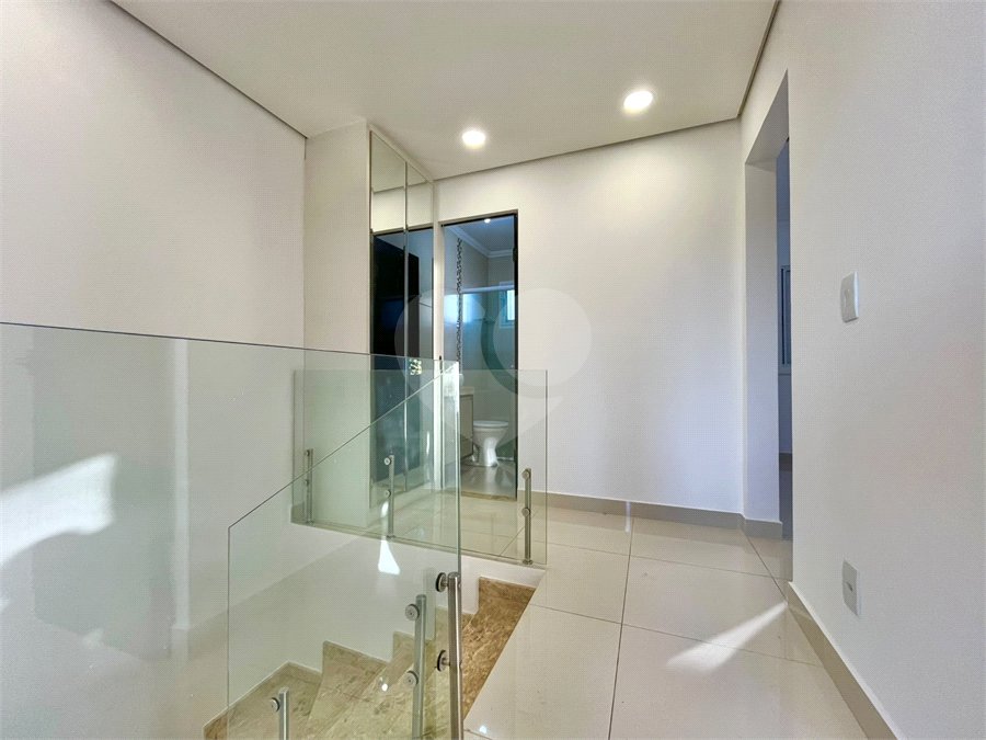 Casa à venda com 3 quartos, sendo 1 suíte, no condomínio Residencial Villa Flora, Votorantim - SP