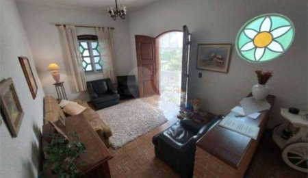 Casa à venda com 3 quartos, sendo 1 suíte,  no Centro, Vinhedo, SP