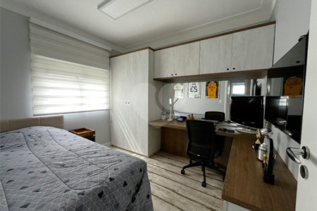 Apartamento à venda com 3 quartos, sendo 1 suíte,  em Vila Olímpia, São Paulo, SP