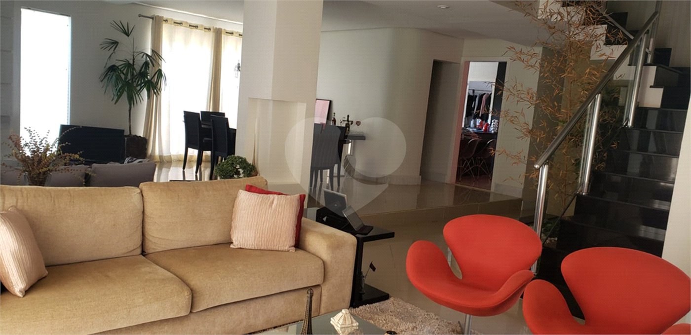 Casa à venda com 4 suítes em Pirucaia, Mairiporã, SP
