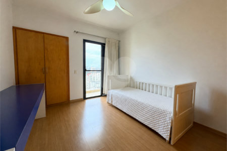 Apartamento à venda com 4 quartos, sendo 1 suíte, em Moema, São Paulo, SP