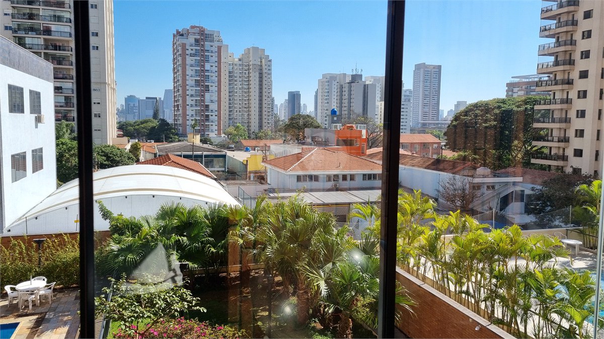 Apartamento à venda com 3 quartos, sendo 1 suíte,  em Brooklin Paulista, São Paulo, SP
