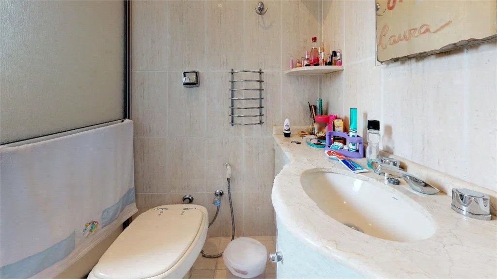 Apartamento à venda com 4 quartos, sendo 2 suítes, em Pinheiros, São Paulo, SP