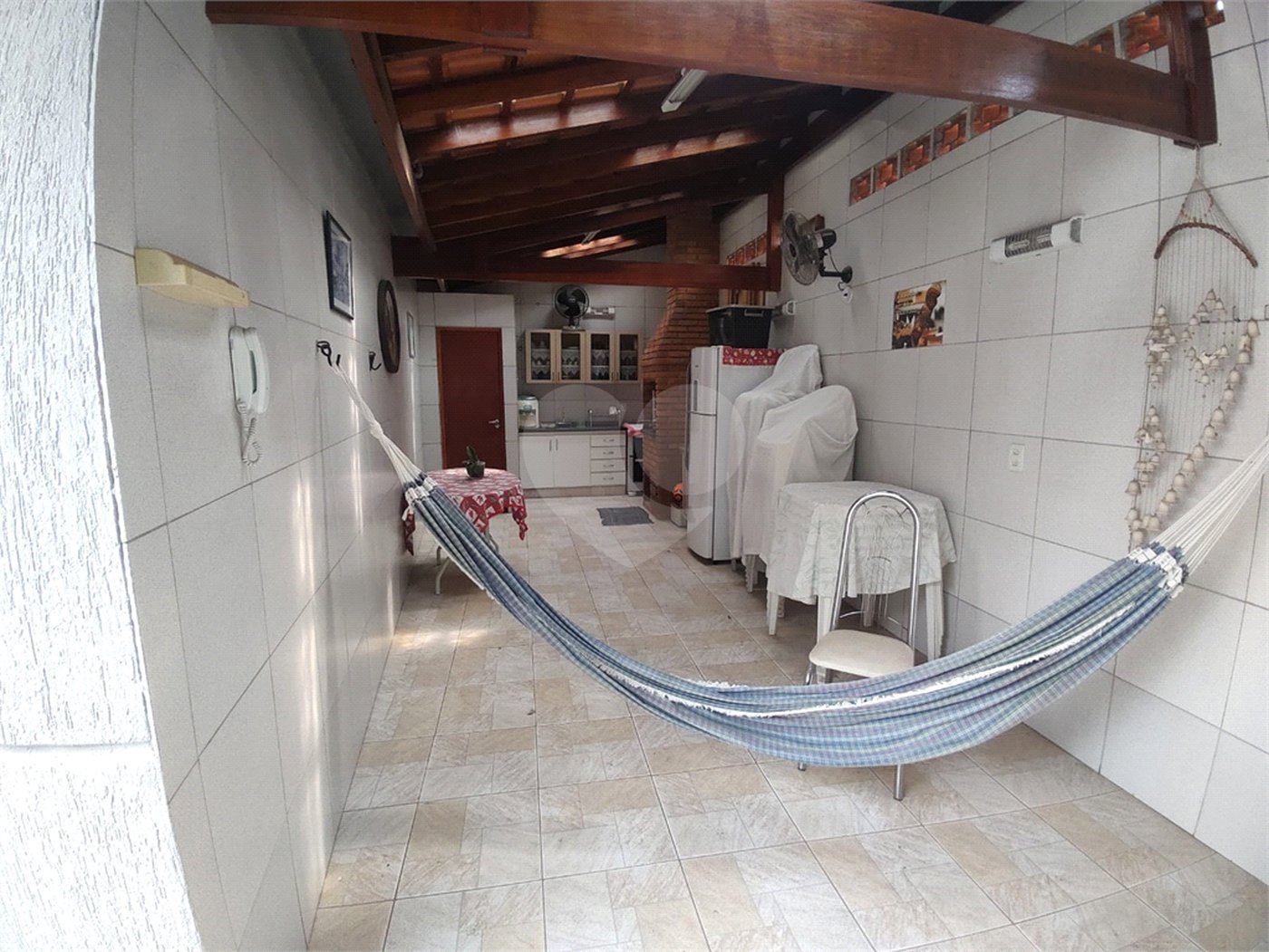 Casa à venda com 2 suítes no condomínio Morada das Hortênsias, São Paulo - SP