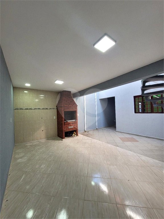 Sobrado à venda com 3 quartos, sendo 1 suíte,  em Jardim Ana Rosa, Suzano, SP