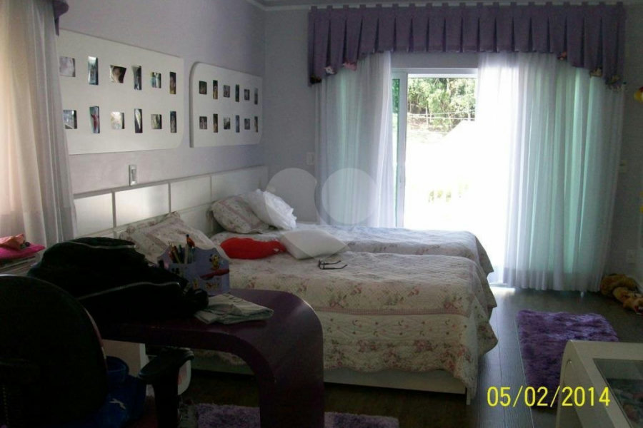 Casa em condomínio à venda com 4 suítes em Horto, São Paulo, SP