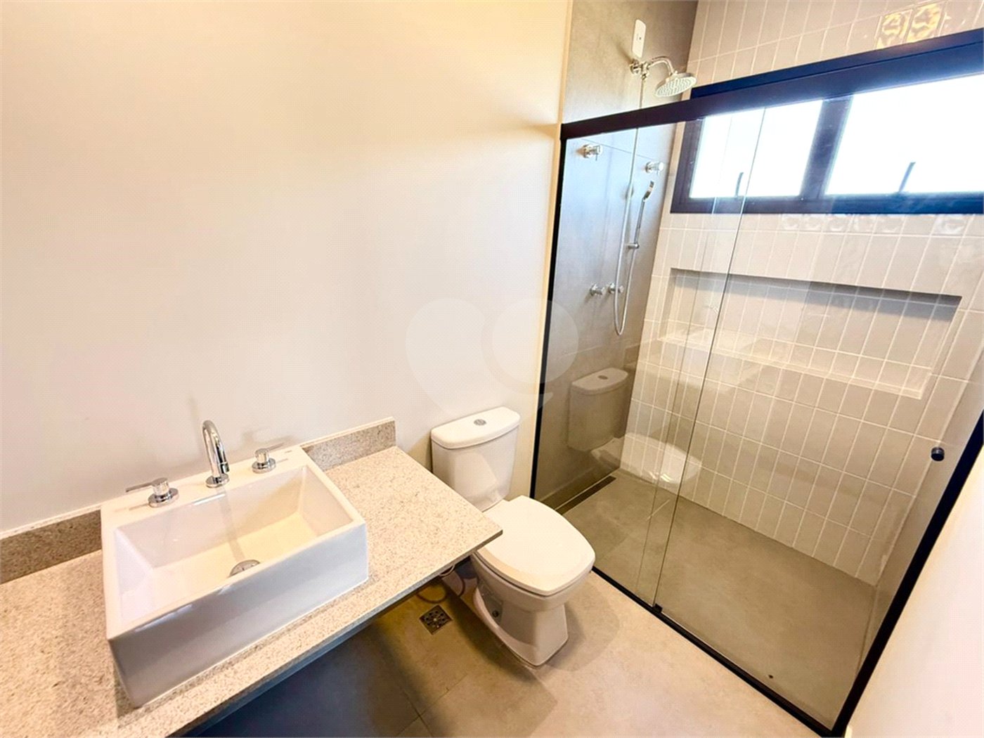 Casa à venda com 3 suítes no condomínio Villa Sapezal, Indaiatuba - SP