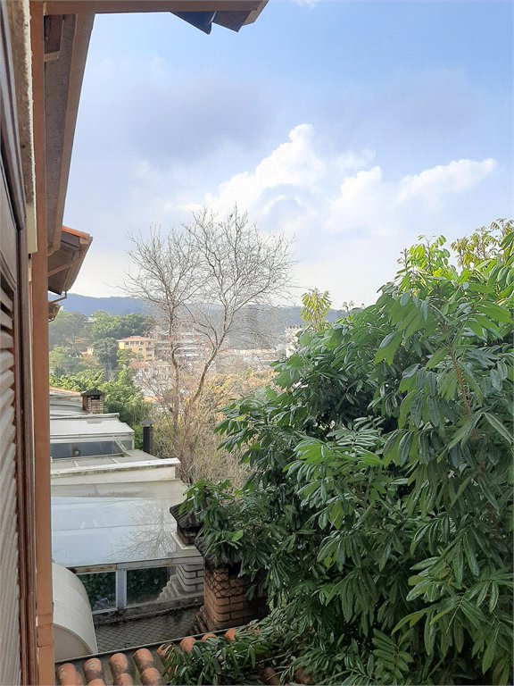 Casa à venda com 3 quartos, sendo 1 suíte, no condomínio Barbará II, São Paulo - SP