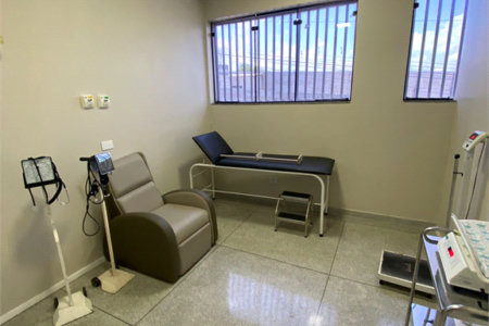 Salão Comercial para alugar em Vila Romanópolis, Ferraz de Vasconcelos, SP