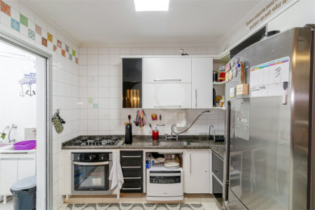 Casa à venda com 3 quartos, sendo 1 suíte, no condomínio Mirante Bello, São Paulo - SP