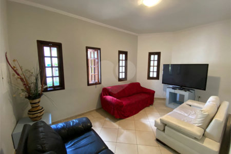 Sobrado à venda com 5 suítes em Jardim dos Ipês, Suzano, SP
