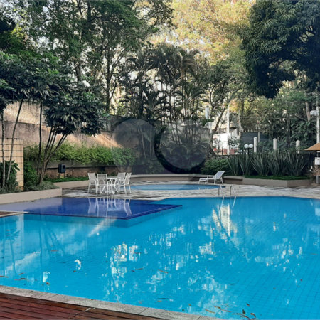 Apartamento à venda com 4 quartos, sendo 1 suíte, em Alto da Boa Vista, São Paulo, SP