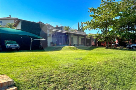 Villagio à venda com 5 quartos, sendo 3 suítes, em Vila Petrópolis, Atibaia, SP