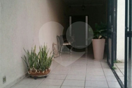 Sobrado à venda com 5 quartos, sendo 2 suítes, em Brooklin Paulista, São Paulo, SP