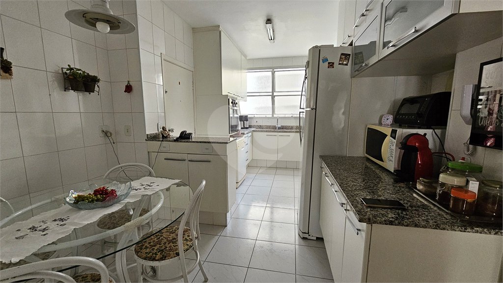 Apartamento à venda com 3 quartos, sendo 1 suíte, em Moema, São Paulo, SP