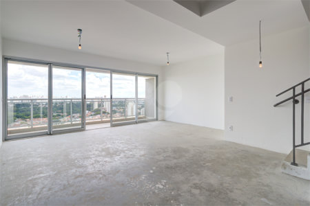 Duplex à venda com 2 suítes em Granja Julieta, São Paulo, SP