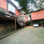 Casa à venda com 3 quartos, sendo 1 suíte, no condomínio Jardim da Montanha I, Mairiporã - SP