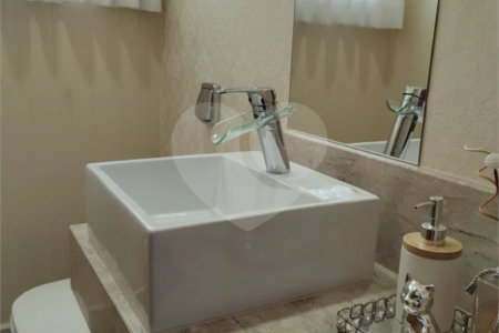 Casa à venda com 4 quartos, sendo 2 suítes, no condomínio Primavera, Salto - SP