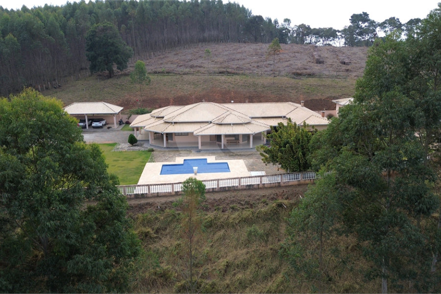 Casa à venda com 4 suítes no Centro, Extrema, MG