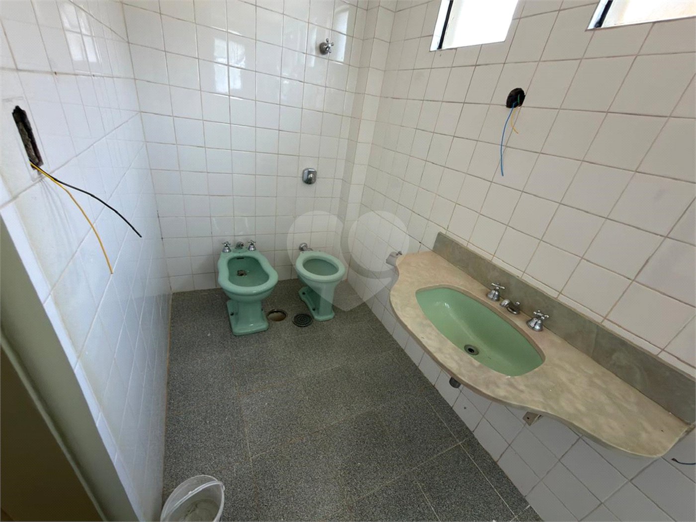 Sobrado para alugar com 6 quartos, sendo 2 suítes,  em Consolação, São Paulo, SP