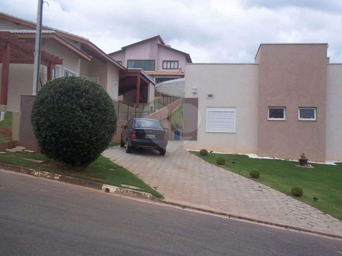 Casa à venda com 4 suítes em Guaxinduva, Atibaia, SP