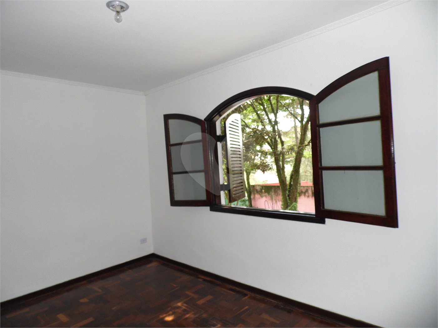 Casa à venda com 5 quartos, sendo 3 suítes, em Vila São Francisco, São Paulo, SP