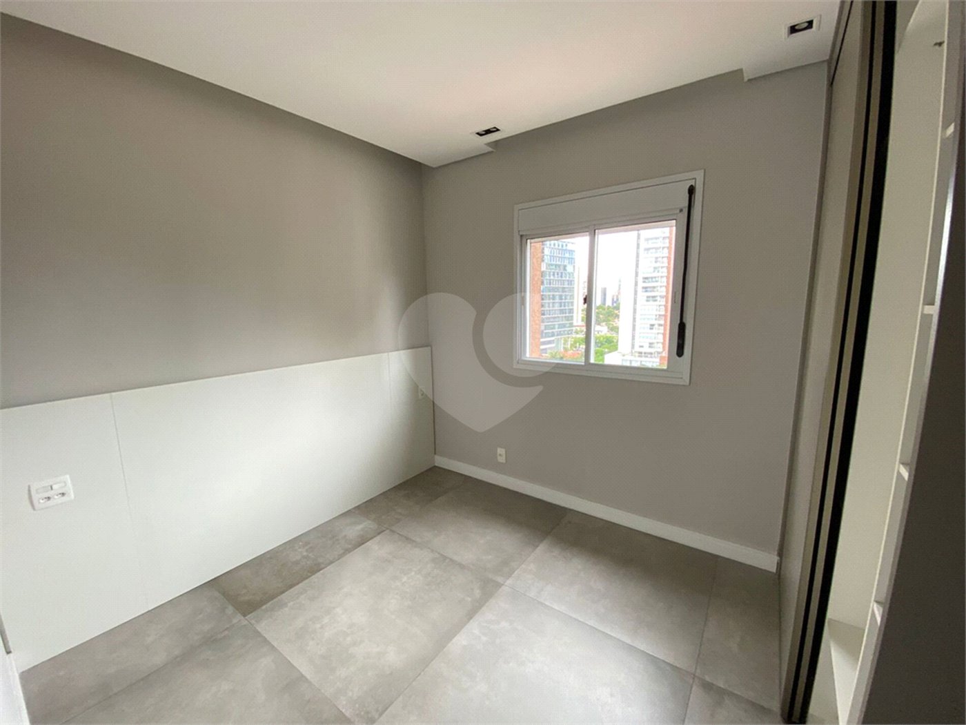 Apartamento para alugar com 2 quartos, sendo 1 suíte,  em Vila Gertrudes, São Paulo, SP