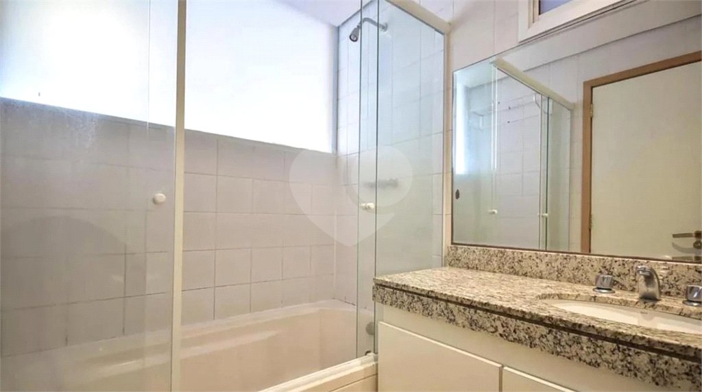 Cobertura à venda com 3 quartos, sendo 2 suítes,  em Paraíso do Morumbi, São Paulo, SP