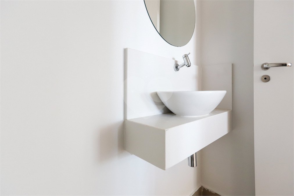 Apartamento à venda com 3 suítes em Vila Anastácio, São Paulo, SP