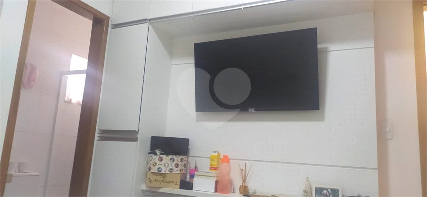 Casa à venda com 2 suítes no condomínio Residencial Veneza, São Paulo - SP