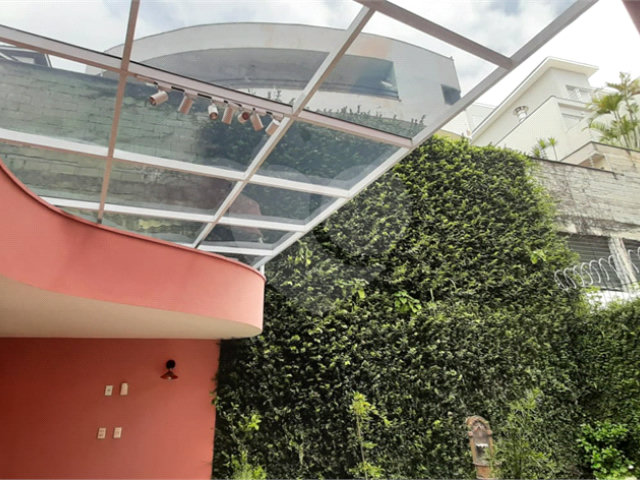 Sobrado à venda ou para alugar com 4 quartos, sendo 3 suítes,  em Jardim Franca, São Paulo, SP