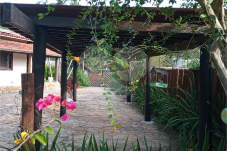 Casa à venda ou para alugar com 3 quartos, sendo 1 suíte, no condomínio Recanto Florido, Vinhedo - SP