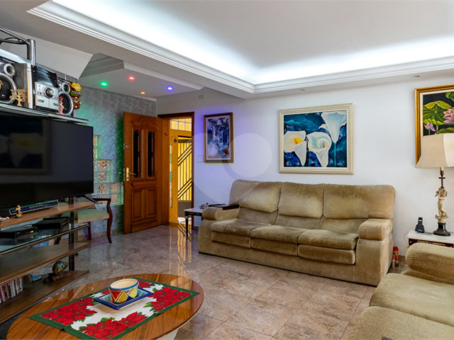Casa à venda com 4 quartos, sendo 2 suítes,  em Alto da Boa Vista, São Paulo, SP