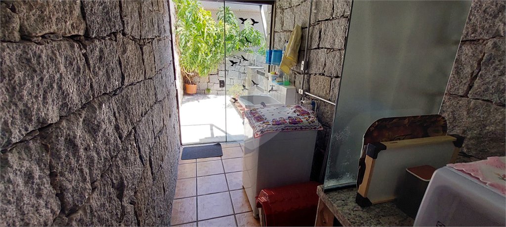 Casa à venda com 3 quartos, sendo 2 suítes, no condomínio Alpes de Caieiras, Caieiras - SP