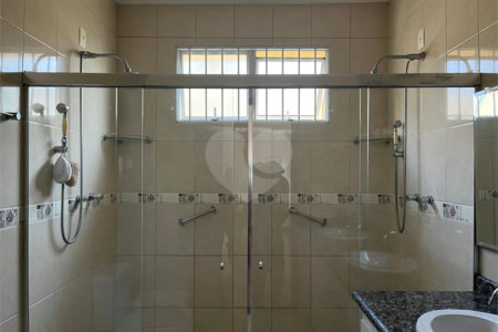 Sobrado à venda com 4 quartos, sendo 1 suíte,  em Vila Cordeiro, São Paulo, SP