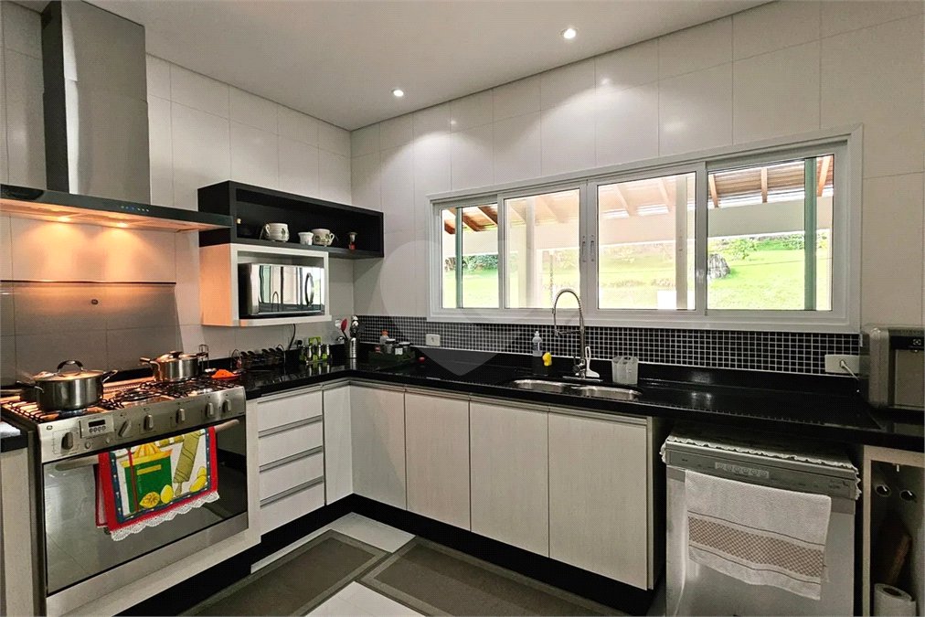 Casa à venda com 5 suítes no condomínio Capital Ville 2, Jundiaí - SP