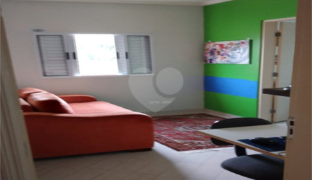 Casa à venda com 3 quartos, sendo 2 suítes,  no condomínio Villa's Residencial, São Paulo - SP