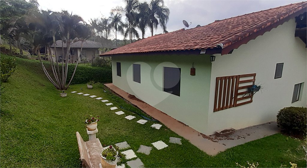 Casa em condomínio à venda com 3 quartos, sendo 1 suíte, no Centro, Bom Jesus dos Perdões, SP