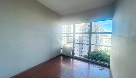 Apartamento à venda com 3 quartos, sendo 1 suíte,  em Lagoa, Rio de Janeiro, RJ